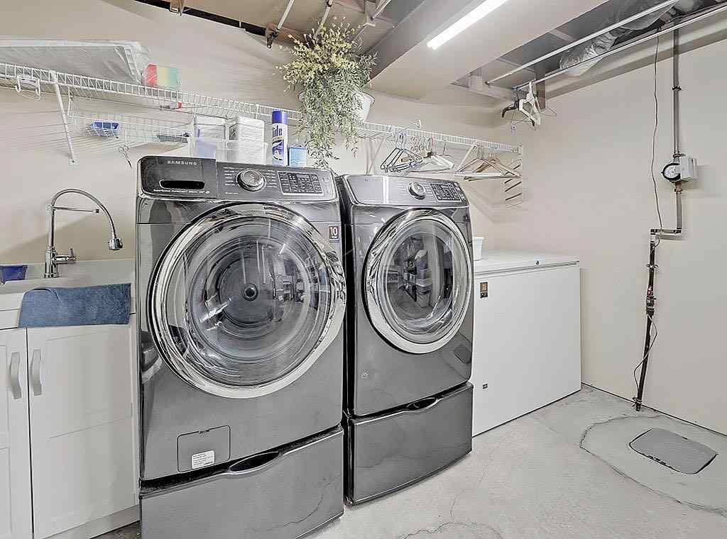 MLS® A2265871 - 2540 32 Avenue SW in Richmond Calgary, Residential