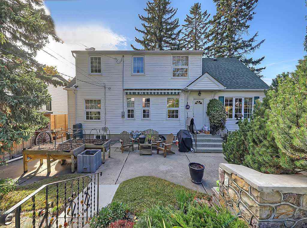 MLS® A2265871 - 2540 32 Avenue SW in Richmond Calgary, Residential