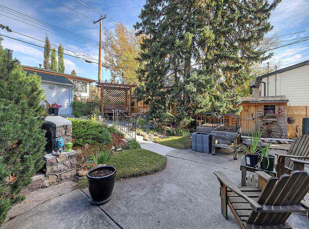 MLS® A2265871 - 2540 32 Avenue SW in Richmond Calgary, Residential