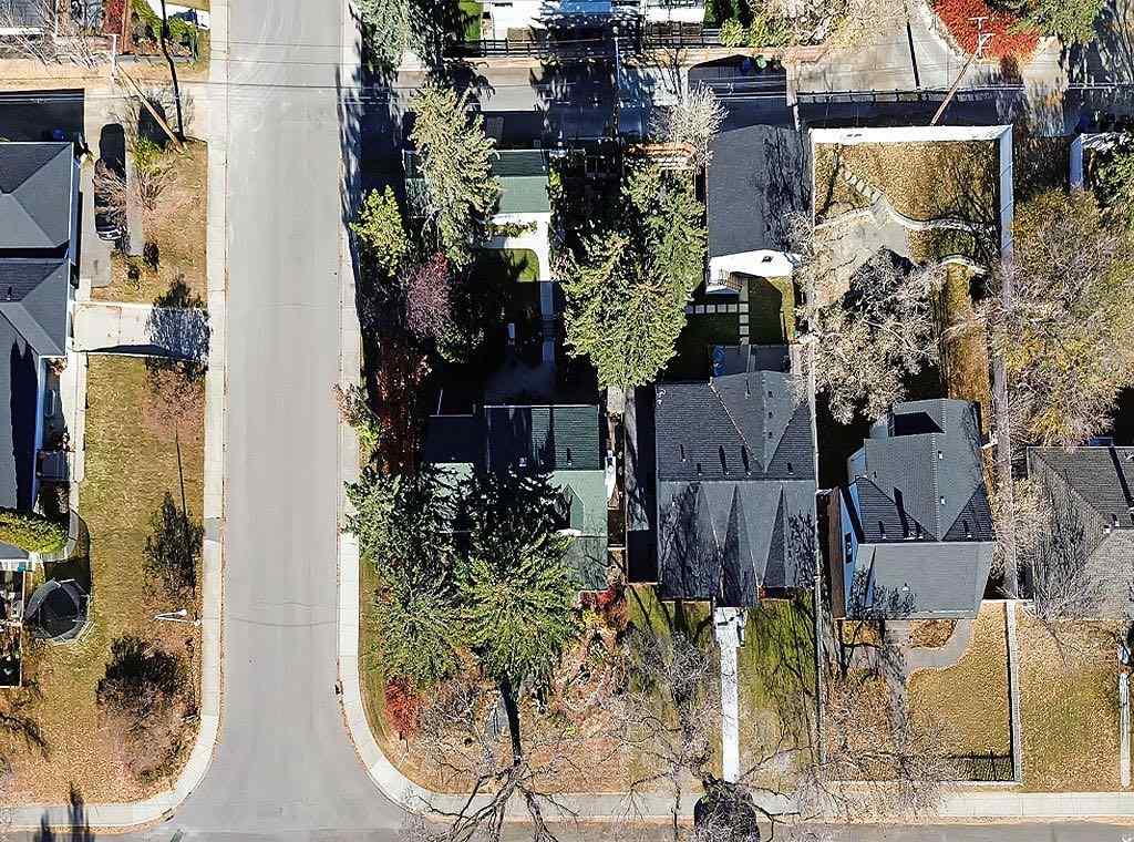 MLS® A2265871 - 2540 32 Avenue SW in Richmond Calgary, Residential