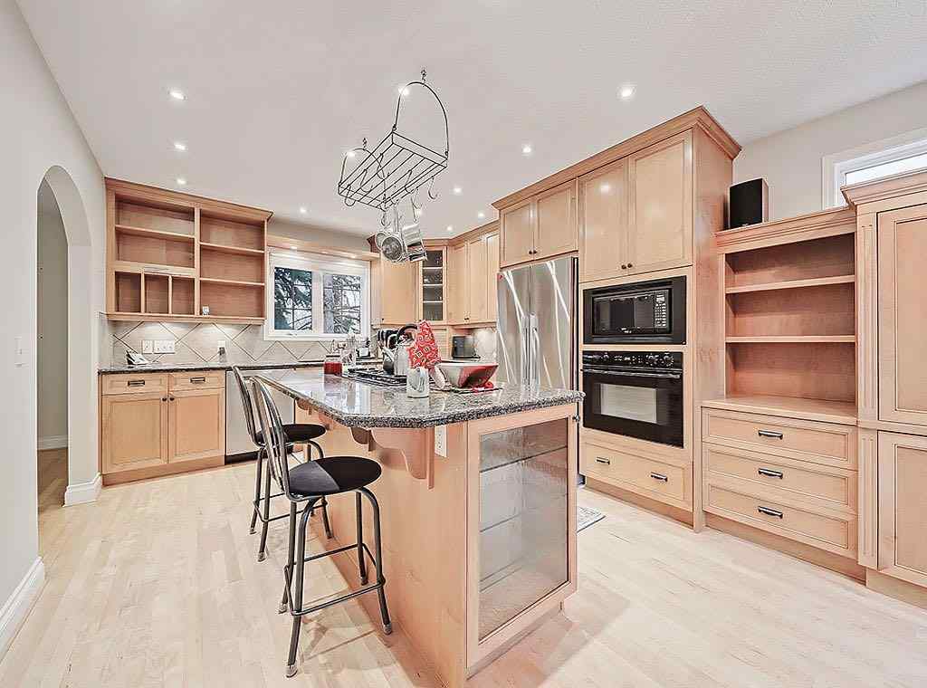 MLS® A2265871 - 2540 32 Avenue SW in Richmond Calgary, Residential