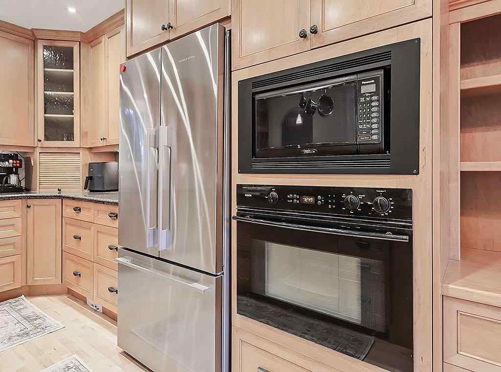 MLS® A2265871 - 2540 32 Avenue SW in Richmond Calgary, Residential