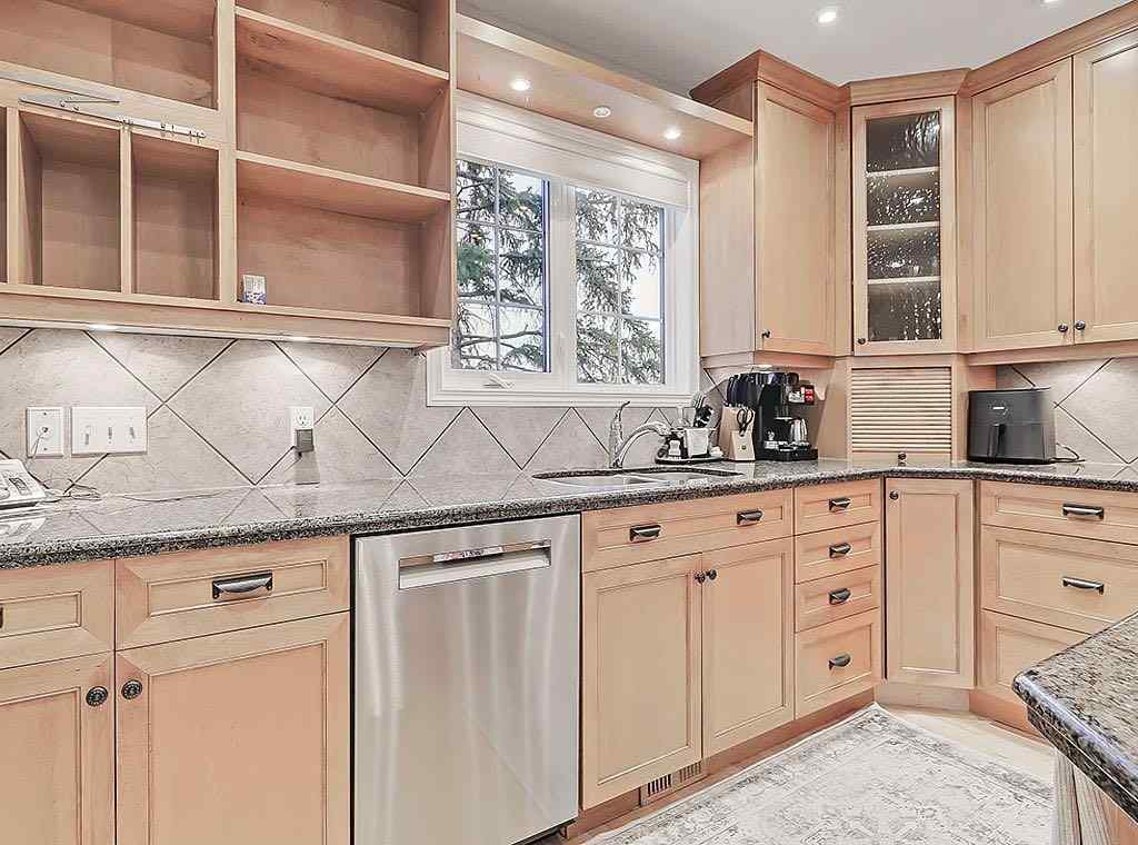 MLS® A2265871 - 2540 32 Avenue SW in Richmond Calgary, Residential