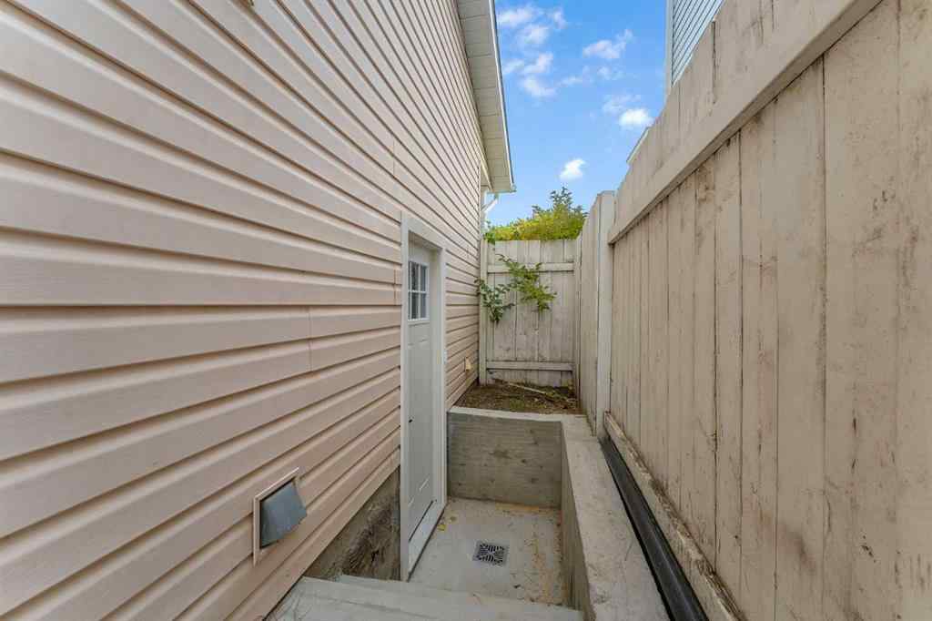MLS® A2265873 - 25 San Diego Way NE in Monterey Park Calgary, Residential