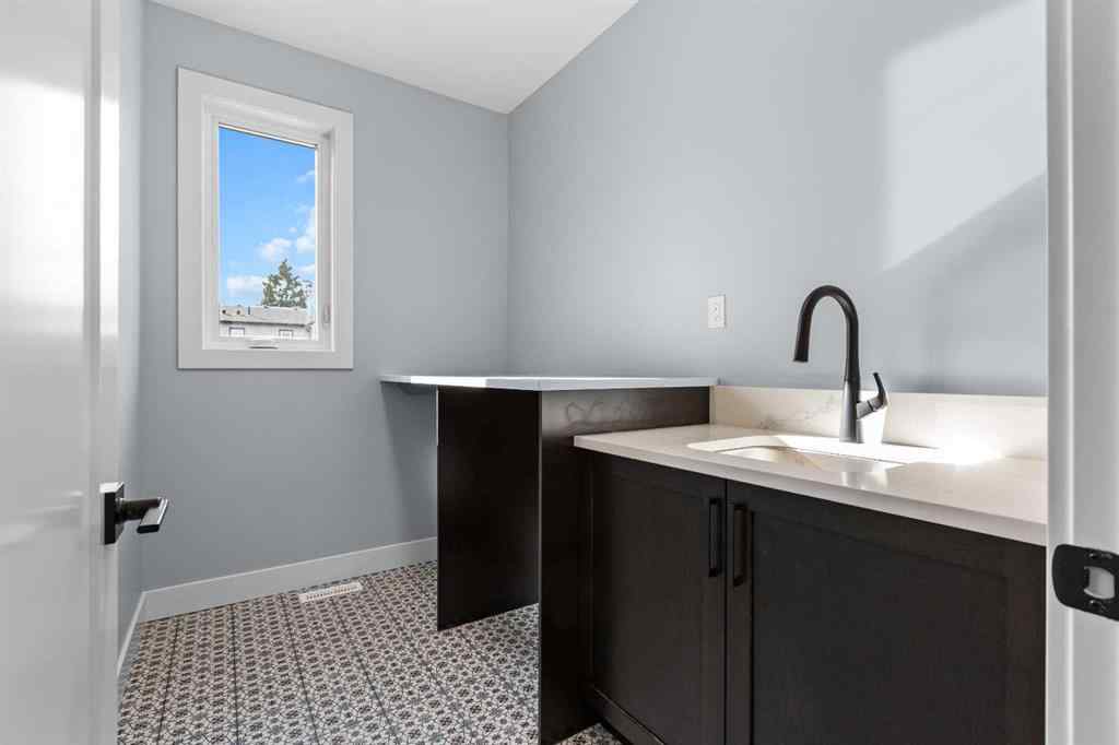 MLS® A2265874 - 1415 27 Street SW in Shaganappi Calgary, Residential