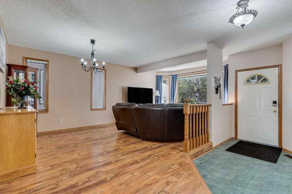 MLS® A2265880 - 399 Sunlake Road SE in Sundance Calgary, Residential