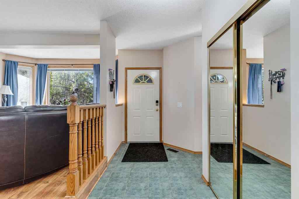MLS® A2265880 - 399 Sunlake Road SE in Sundance Calgary, Residential