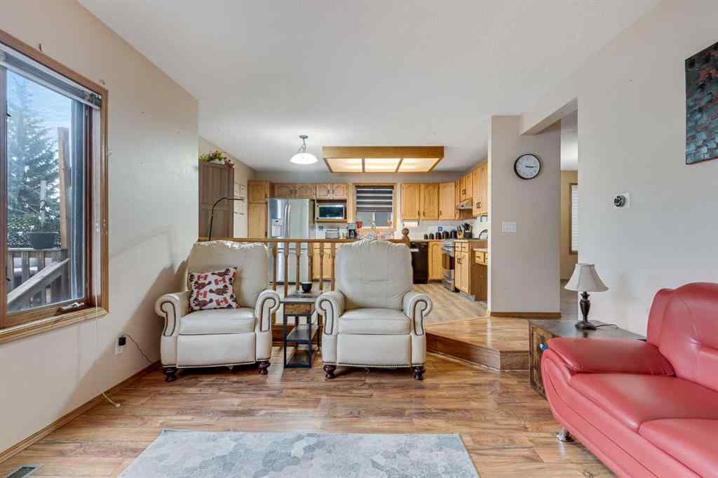 MLS® A2265880 - 399 Sunlake Road SE in Sundance Calgary, Residential