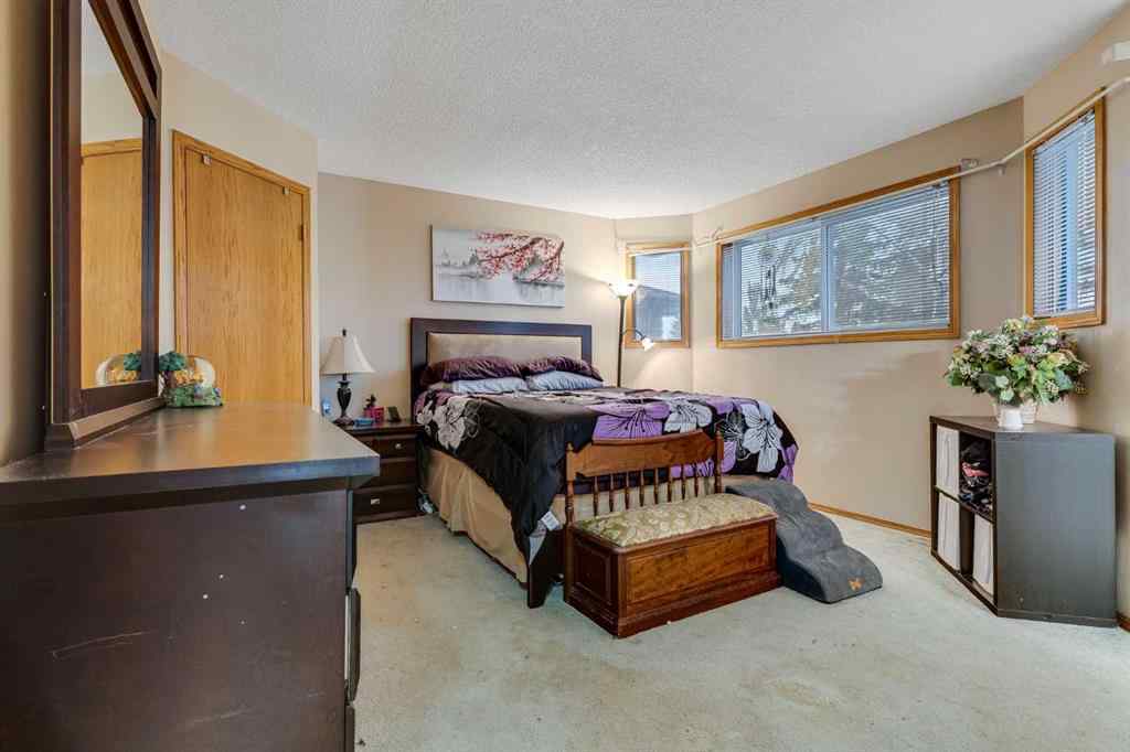 MLS® A2265880 - 399 Sunlake Road SE in Sundance Calgary, Residential