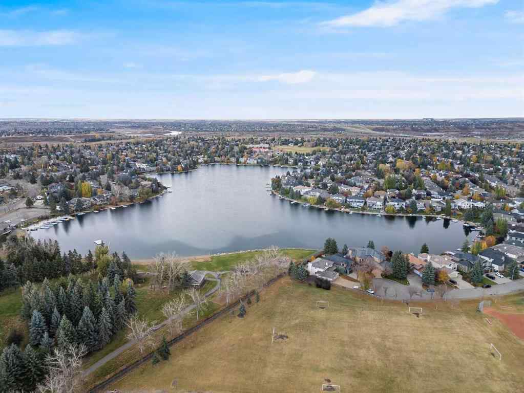 MLS® A2265880 - 399 Sunlake Road SE in Sundance Calgary, Residential