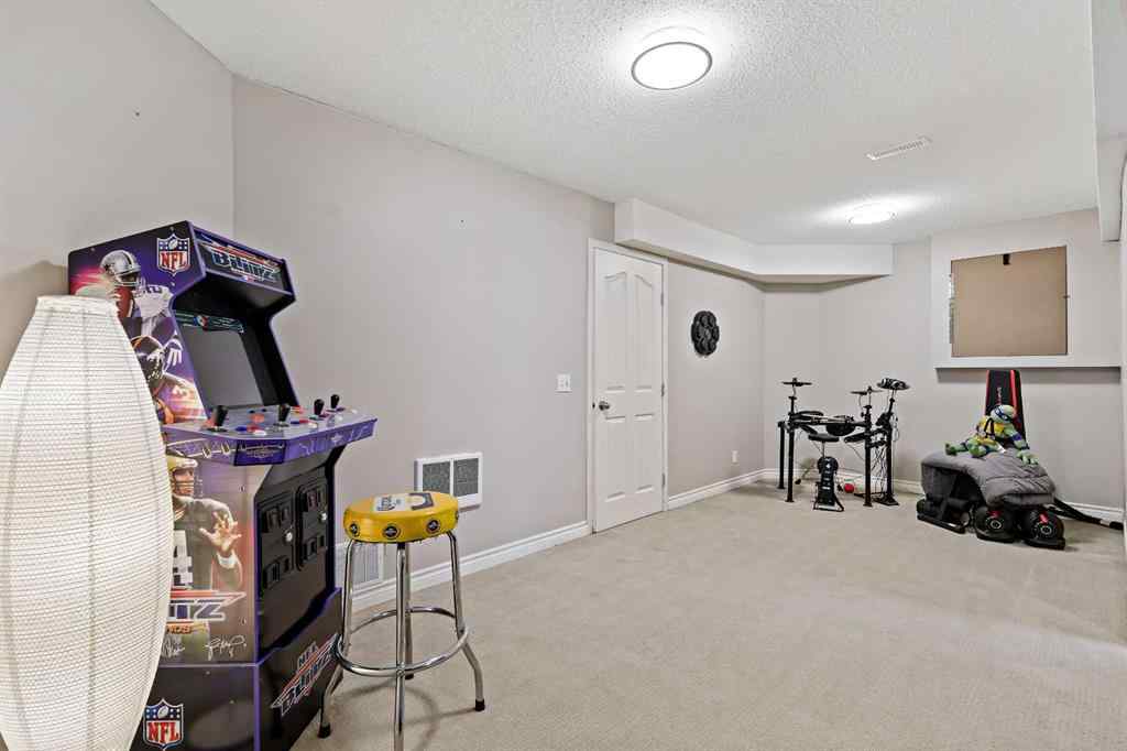 MLS® A2265881 - 32 Millrise Crescent SW in Millrise Calgary, Residential