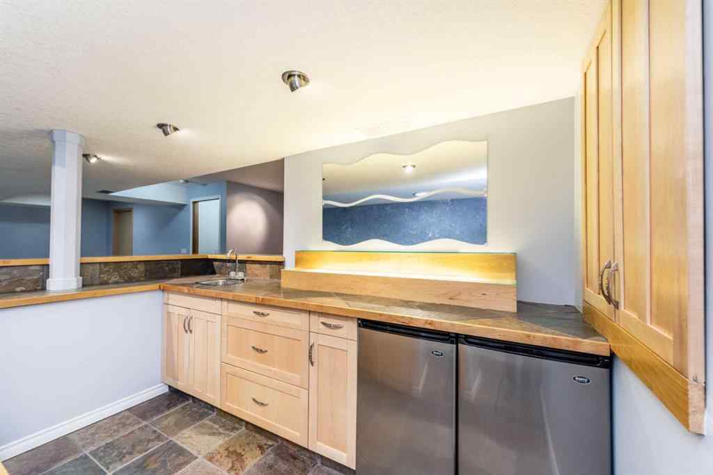 MLS® A2265883 - 251 Douglas Woods Drive SE in Douglasdale/Glen Calgary, Residential