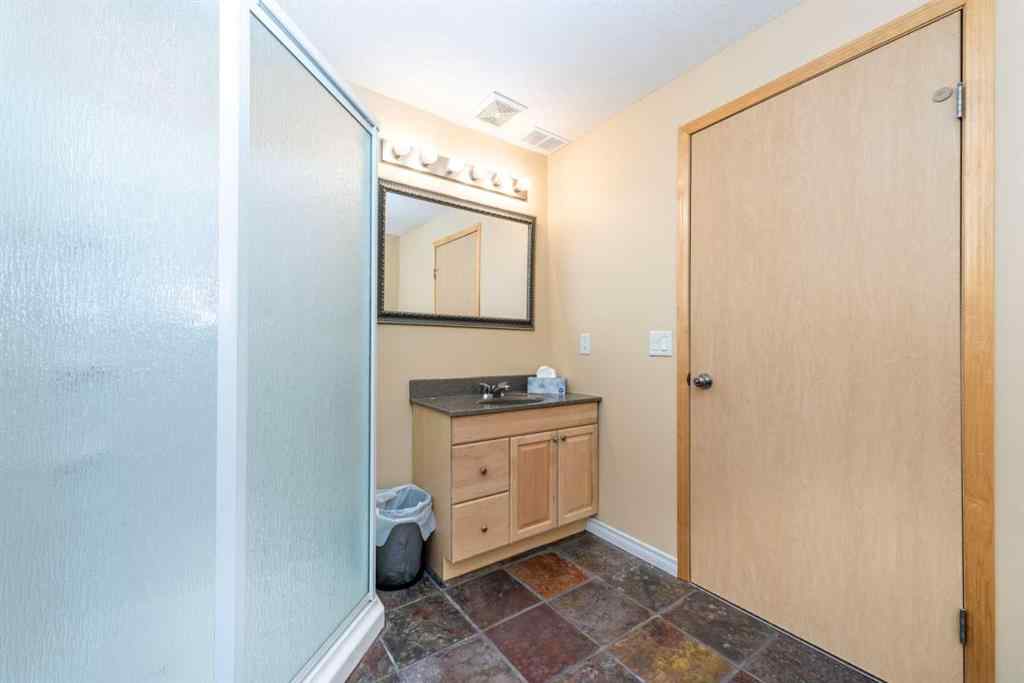 MLS® A2265883 - 251 Douglas Woods Drive SE in Douglasdale/Glen Calgary, Residential