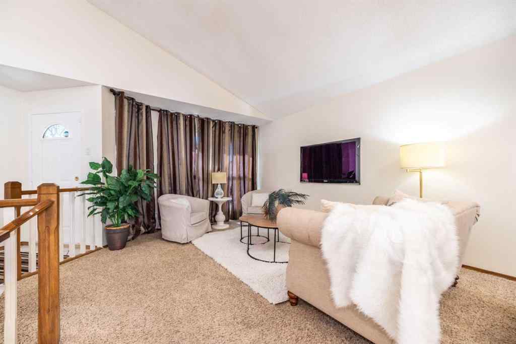 MLS® A2265883 - 251 Douglas Woods Drive SE in Douglasdale/Glen Calgary, Residential