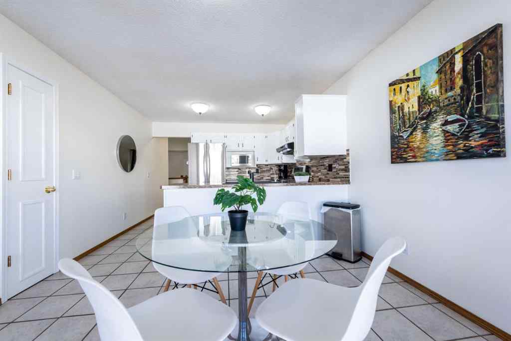 MLS® A2265883 - 251 Douglas Woods Drive SE in Douglasdale/Glen Calgary, Residential