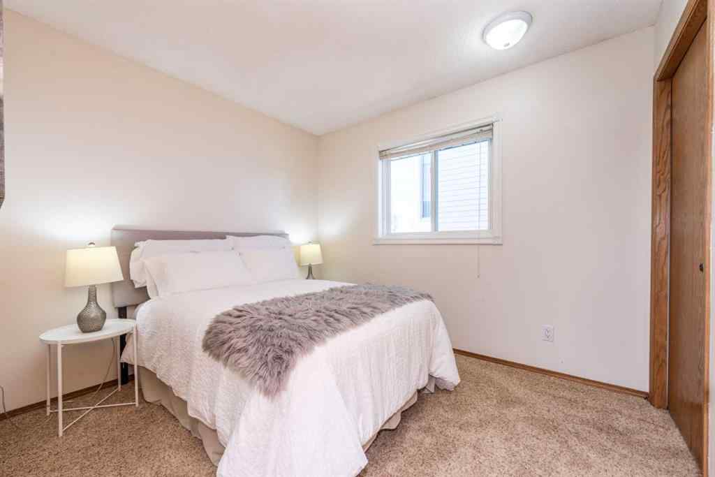 MLS® A2265883 - 251 Douglas Woods Drive SE in Douglasdale/Glen Calgary, Residential