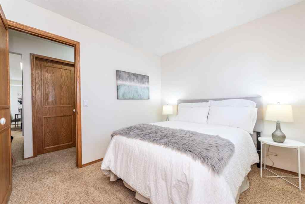 MLS® A2265883 - 251 Douglas Woods Drive SE in Douglasdale/Glen Calgary, Residential