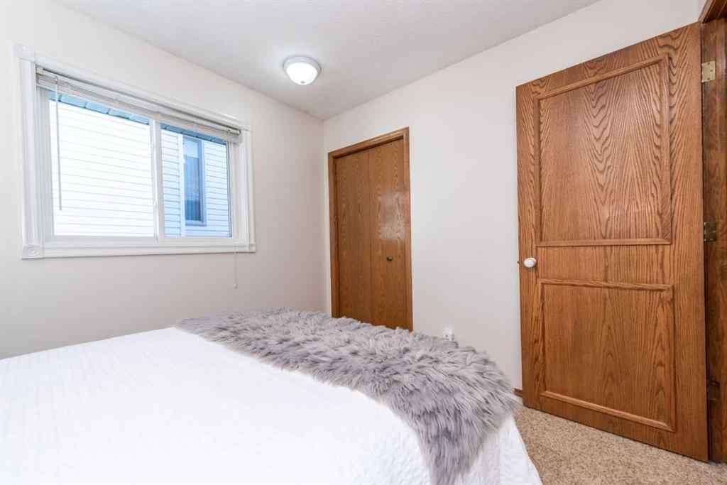 MLS® A2265883 - 251 Douglas Woods Drive SE in Douglasdale/Glen Calgary, Residential