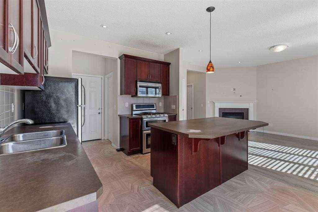 MLS® A2265896 - 724 Windridge Road SW in Windsong Airdrie, Residential
