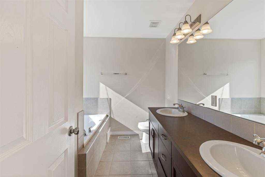 MLS® A2265896 - 724 Windridge Road SW in Windsong Airdrie, Residential