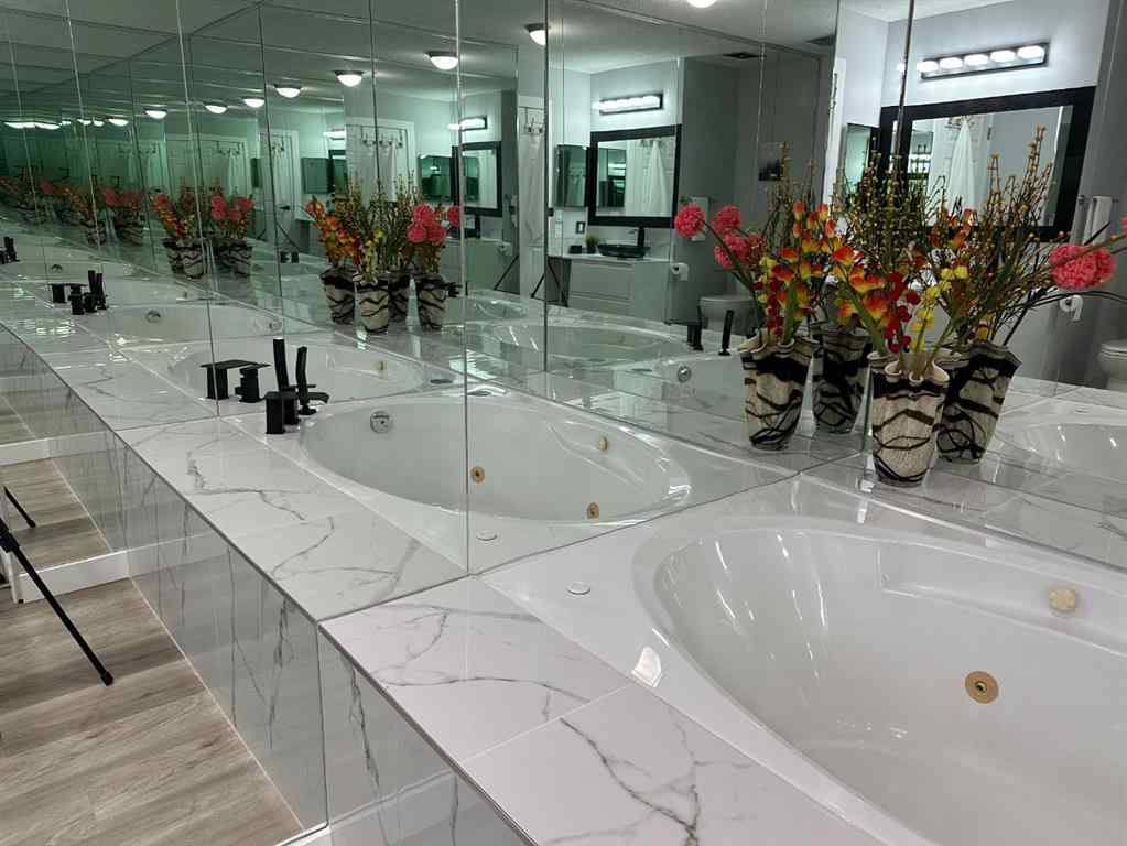 MLS® A2265900 - 1371 BERKLEY Drive NW in Beddington Heights Calgary, Residential