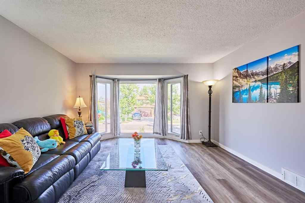 MLS® A2265900 - 1371 BERKLEY Drive NW in Beddington Heights Calgary, Residential