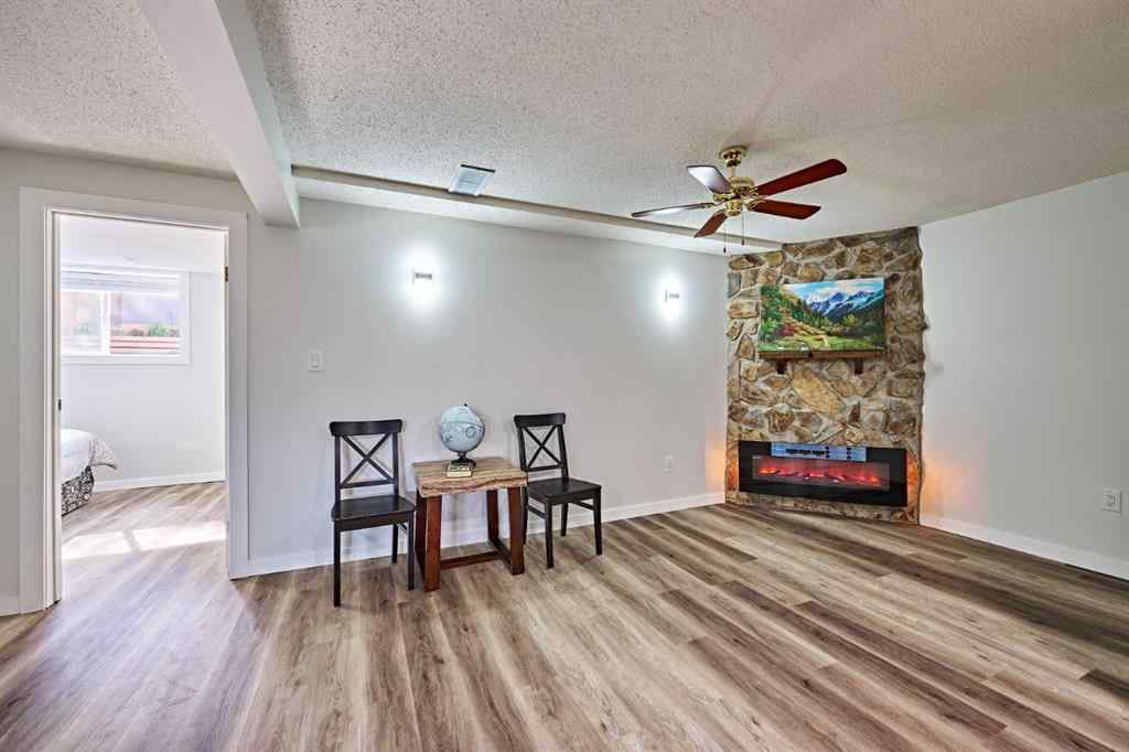 MLS® A2265900 - 1371 BERKLEY Drive NW in Beddington Heights Calgary, Residential