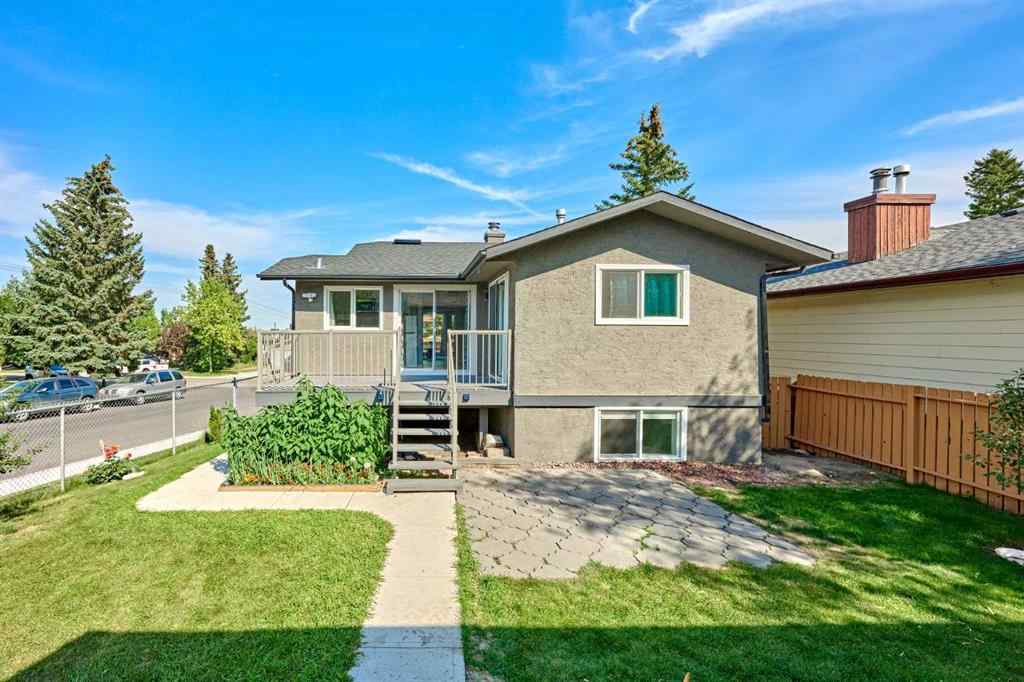 MLS® A2265900 - 1371 BERKLEY Drive NW in Beddington Heights Calgary, Residential