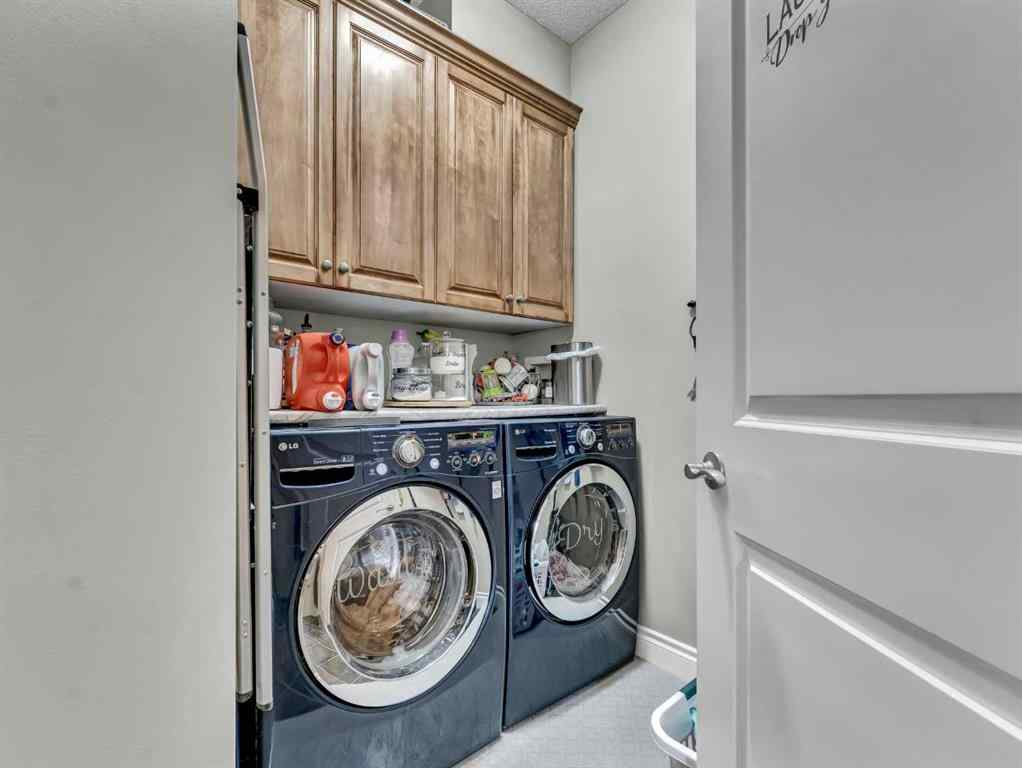 MLS® A2265905 - 102 Sundown Road SW in SE Southridge Medicine Hat, Residential