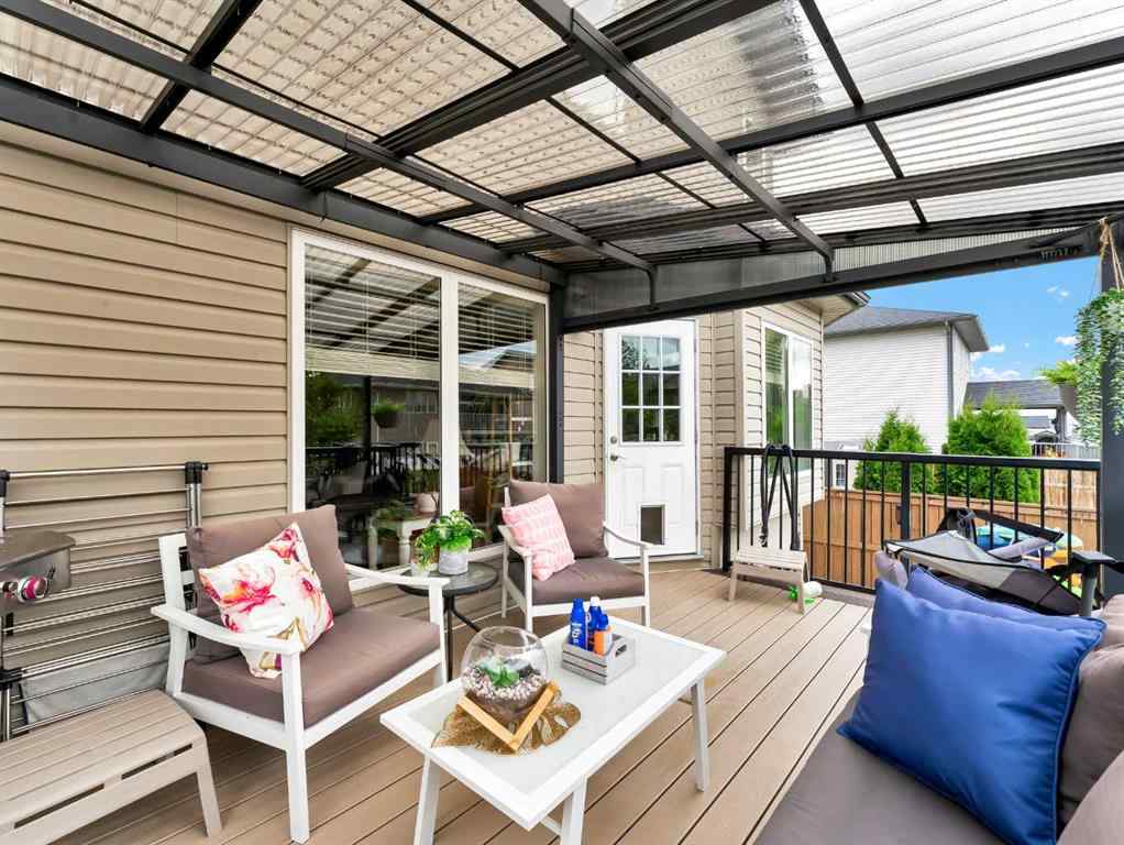 MLS® A2265905 - 102 Sundown Road SW in SE Southridge Medicine Hat, Residential