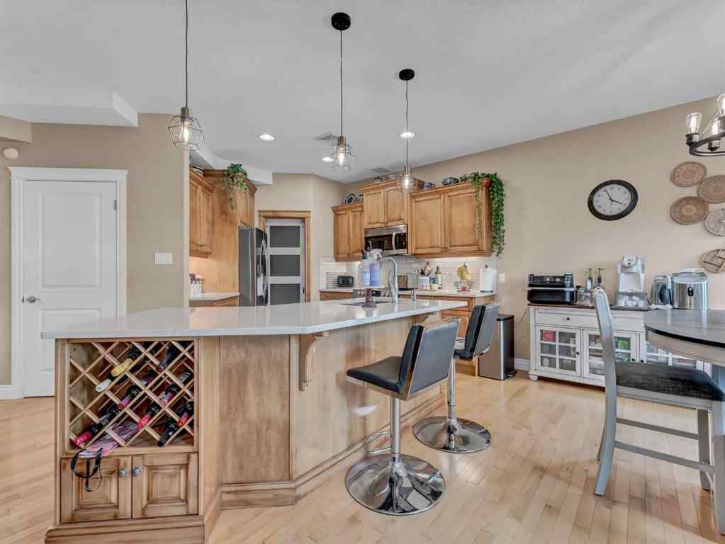 MLS® A2265905 - 102 Sundown Road SW in SE Southridge Medicine Hat, Residential