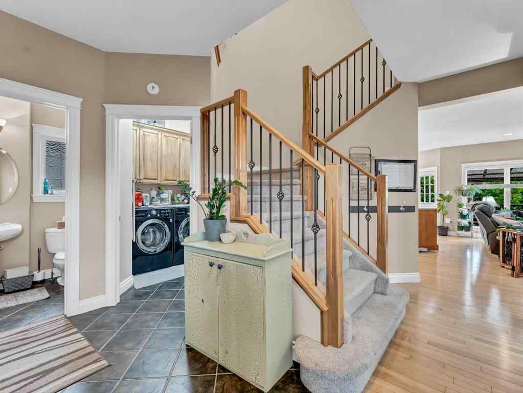 MLS® A2265905 - 102 Sundown Road SW in SE Southridge Medicine Hat, Residential