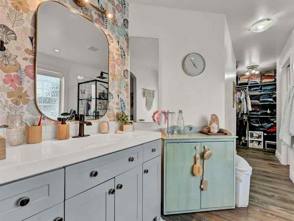 MLS® A2265905 - 102 Sundown Road SW in SE Southridge Medicine Hat, Residential