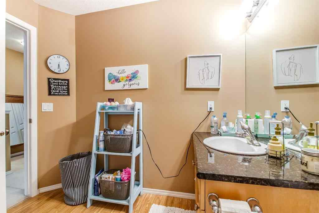 MLS® A2265908 - 208 Northlands Pointe NE in Northeast Crescent Heights Medicine Hat, Residential