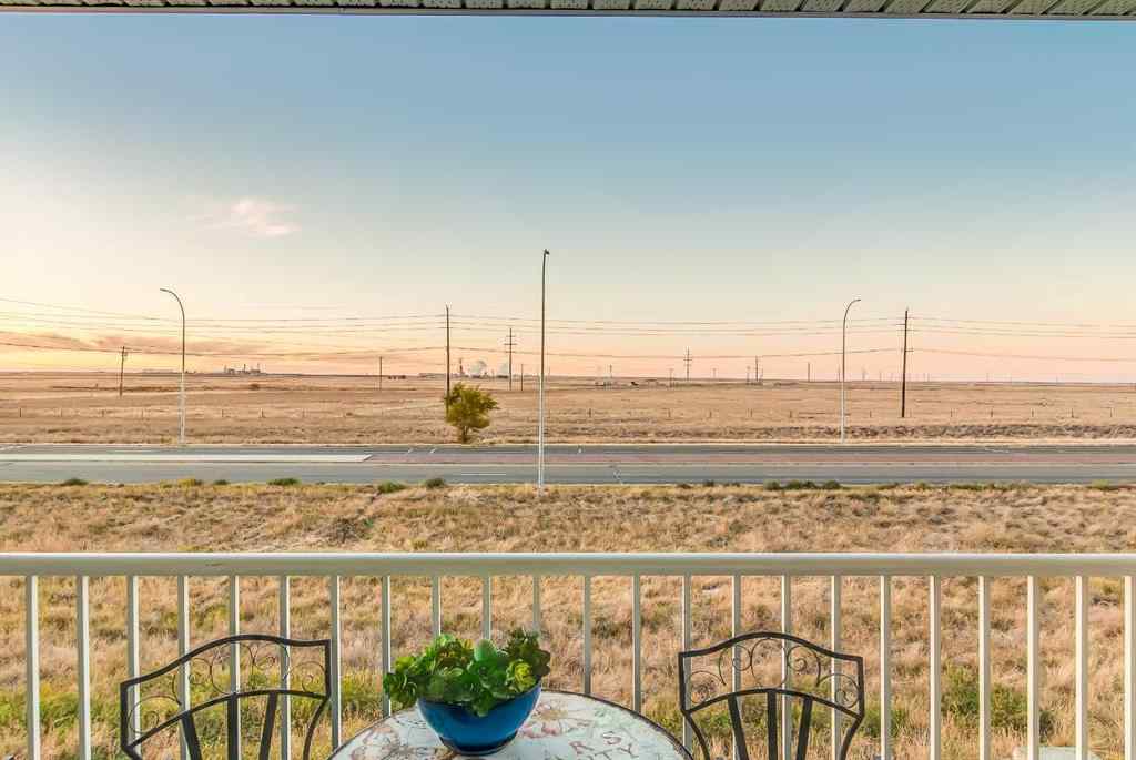 MLS® A2265908 - 208 Northlands Pointe NE in Northeast Crescent Heights Medicine Hat, Residential