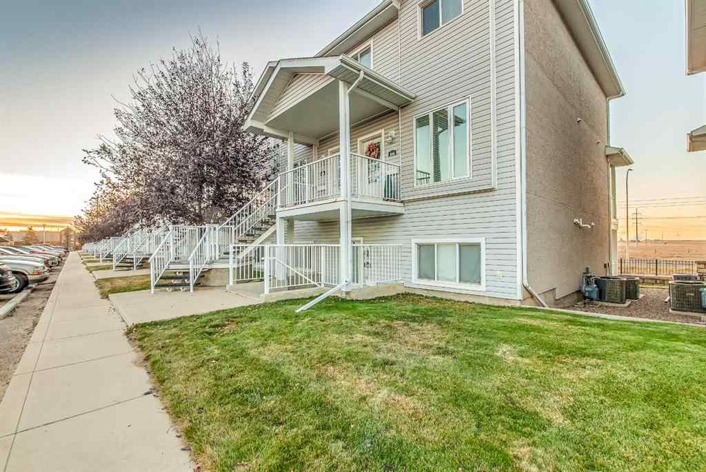 MLS® A2265908 - 208 Northlands Pointe NE in Northeast Crescent Heights Medicine Hat, Residential