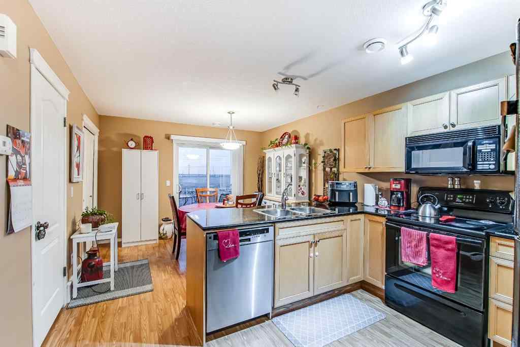 MLS® A2265908 - 208 Northlands Pointe NE in Northeast Crescent Heights Medicine Hat, Residential