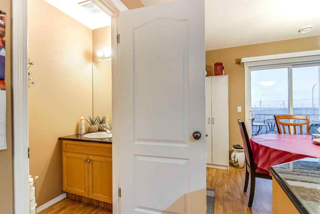 MLS® A2265908 - 208 Northlands Pointe NE in Northeast Crescent Heights Medicine Hat, Residential