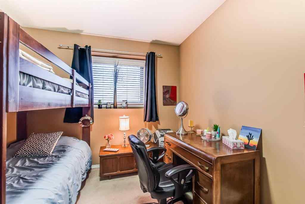 MLS® A2265908 - 208 Northlands Pointe NE in Northeast Crescent Heights Medicine Hat, Residential