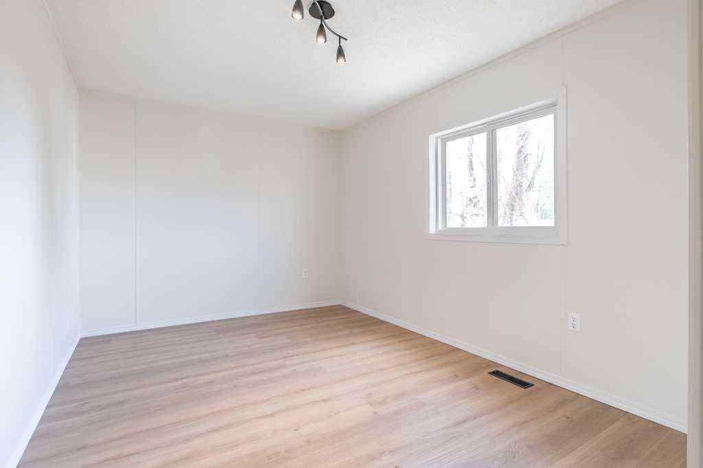 MLS® A2265909 - 37 Lake Stafford Crescent  in North End Brooks, Mobile