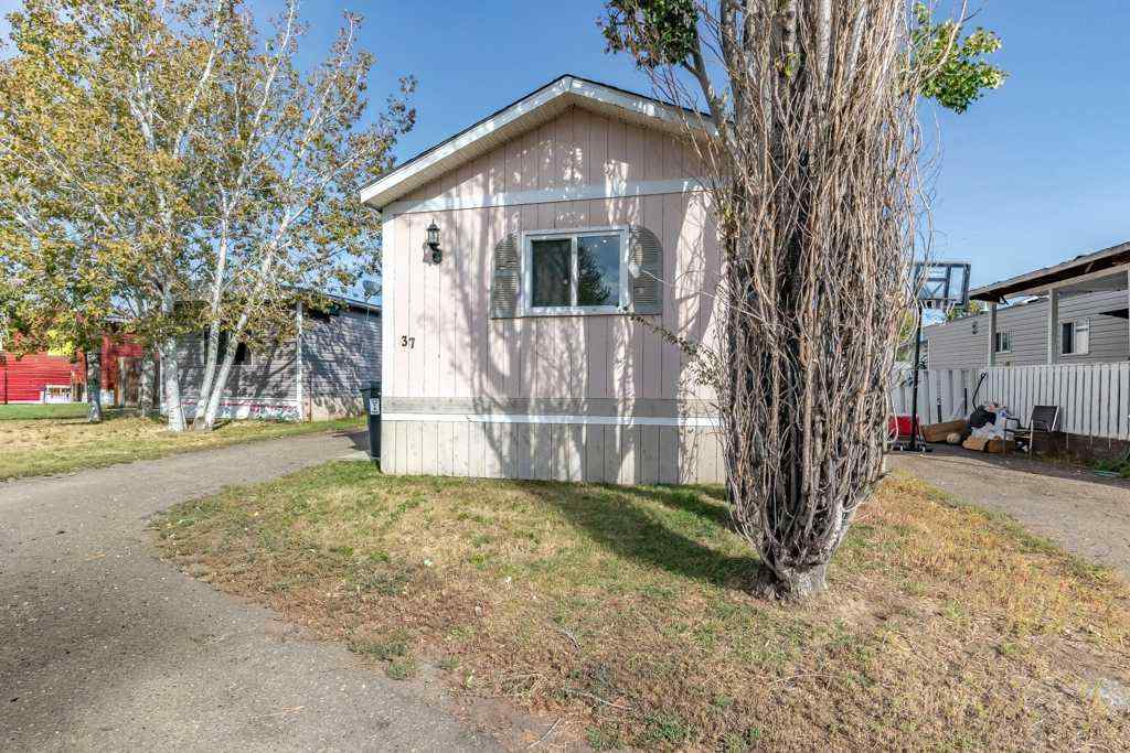 MLS® A2265909 - 37 Lake Stafford Crescent  in North End Brooks, Mobile