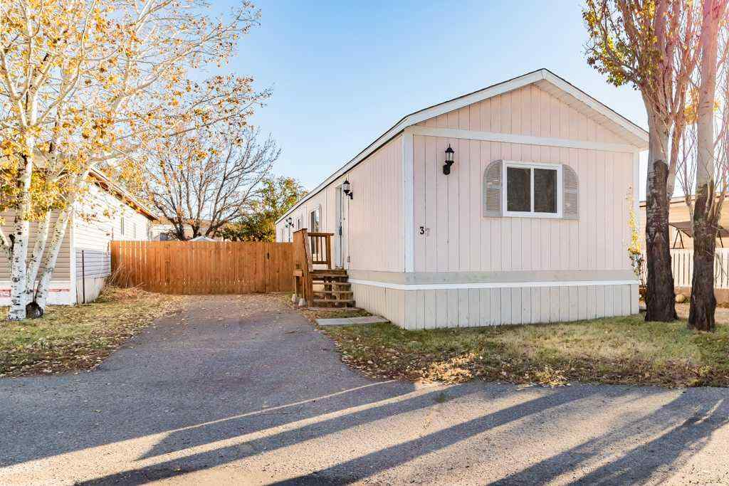 MLS® A2265909 - 37 Lake Stafford Crescent  in North End Brooks, Mobile