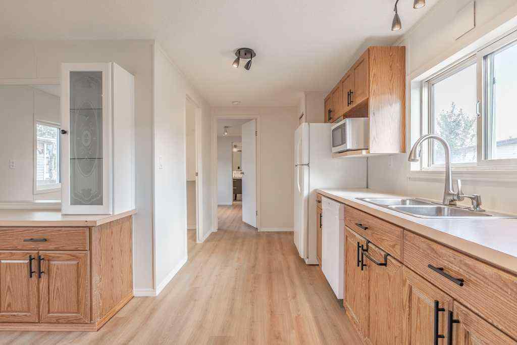 MLS® A2265909 - 37 Lake Stafford Crescent  in North End Brooks, Mobile