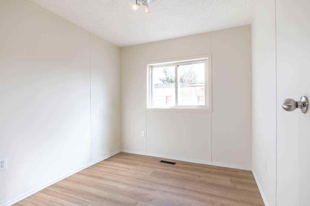 MLS® A2265909 - 37 Lake Stafford Crescent  in North End Brooks, Mobile