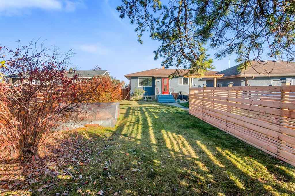 MLS® A2265912 - 5301 44 Street  in NONE Olds, Residential