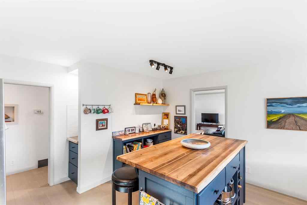 MLS® A2265912 - 5301 44 Street  in NONE Olds, Residential