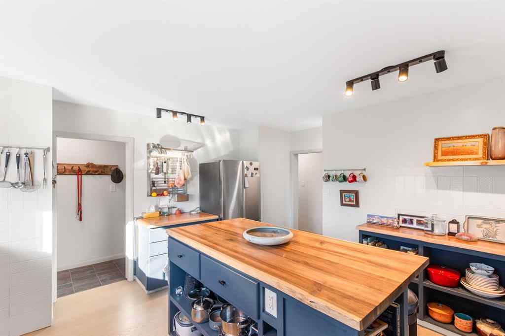 MLS® A2265912 - 5301 44 Street  in NONE Olds, Residential