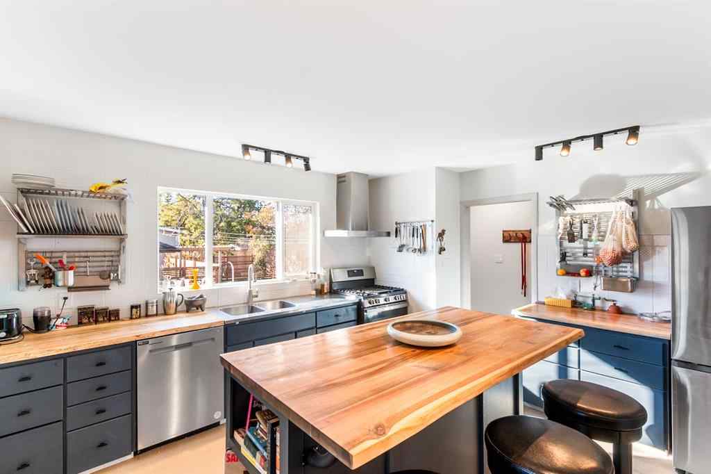 MLS® A2265912 - 5301 44 Street  in NONE Olds, Residential