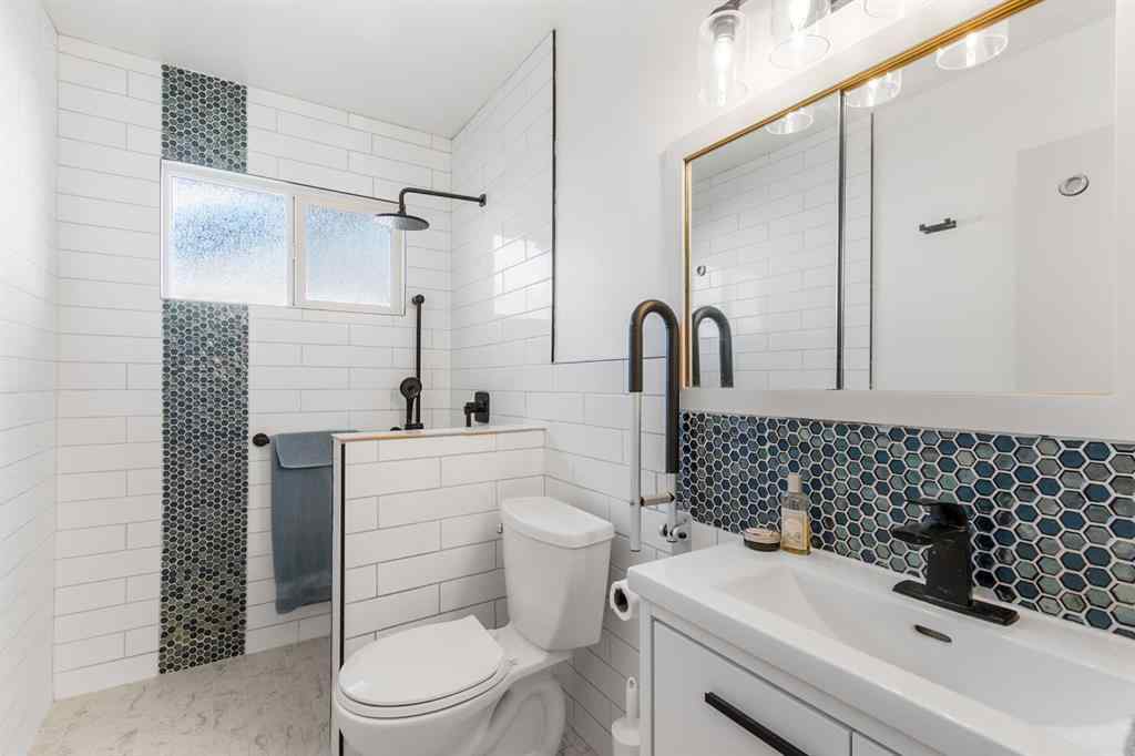 MLS® A2265912 - 5301 44 Street  in NONE Olds, Residential