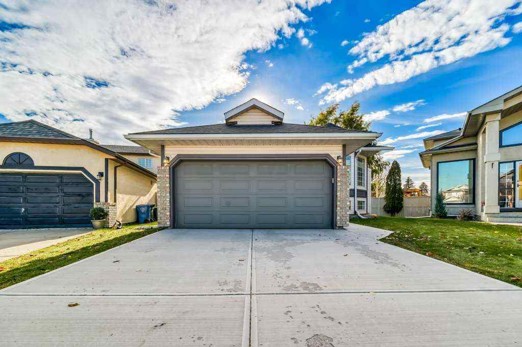 MLS® A2265918 - 222 Diamond Court SE in Diamond Cove Calgary, Residential